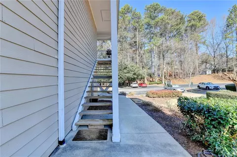 309 Berkeley Woods Dr, Duluth, GA 30096 photo 6