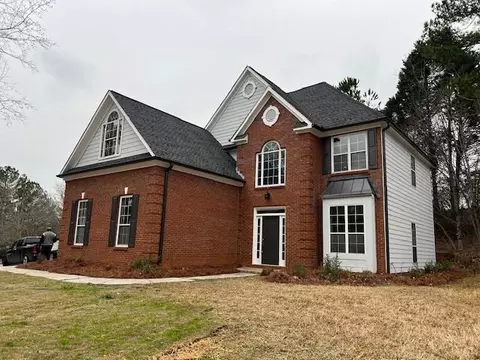6910 Stone Breeze Dr, Stone Mountain, GA 30087