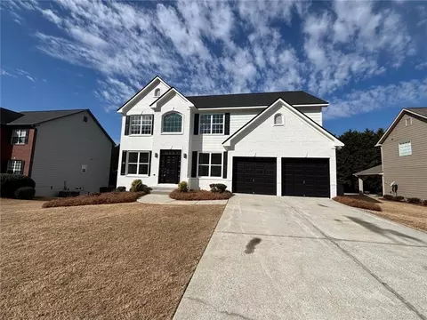 2878 Belfaire Lake Dr, Dacula, GA 30019