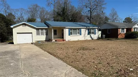 302 Cherokee Dr, Warner Robins, GA 31093