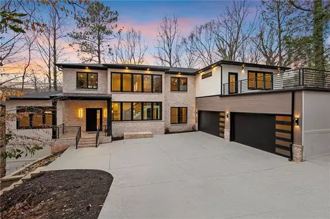 240 Grogans Lake Pt, Sandy Springs, GA 30350