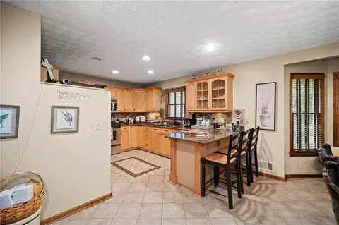 Kitchen - 131 Outback Rd, Jasper, GA 30143 photo 4 of 4