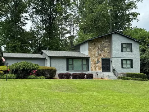 4036 Winding Valley Dr SE, Smyrna, GA 30082
