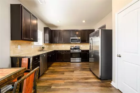 Kitchen - 260 Kyndal Dr, Hampton, GA 30228 photo 2 of 2