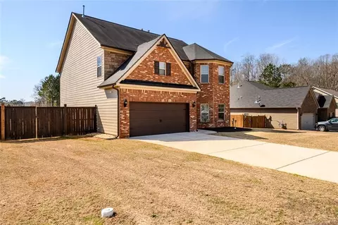 Exterior - 260 Kyndal Dr, Hampton, GA 30228 photo 4 of 18