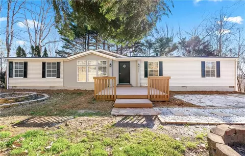 321 Kate Rd, Dahlonega, GA 30533