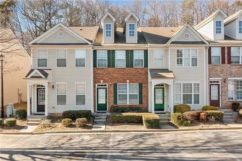 1331 Penhurst Dr, Lawrenceville, GA 30043