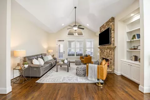 Living - 1734 Doonbeg Ct, Kennesaw, GA 30152 photo 4 of 8