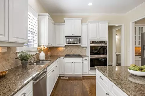 Kitchen - 1734 Doonbeg Ct, Kennesaw, GA 30152 photo 4 of 4