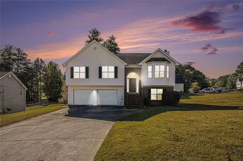 2733 Cedar Tree Ln, Ellenwood, GA 30294