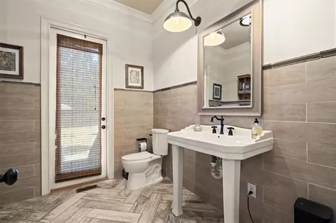 Bath - 13902 Tree Loft Rd, Milton, GA 30004 photo 6 of 6