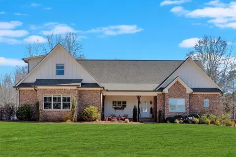 915 Pool Rd, Hiram, GA 30141
