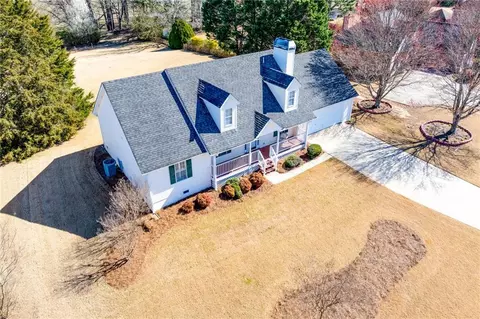 773 Coleen Dr, Winder, GA 30680