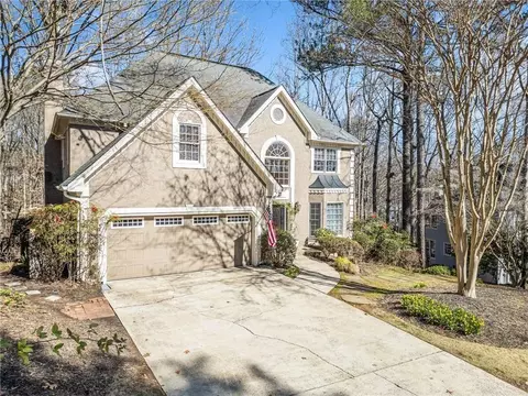 217 Colonial Dr, Woodstock, GA 30189