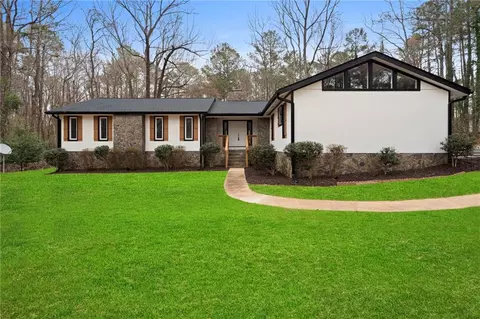 102 Mckinley Cir, Lagrange, GA 30240