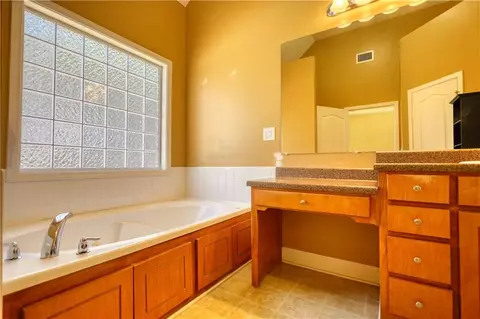 Bath - 75 Horseshoe Dr, Covington, GA 30014 photo 3 of 16