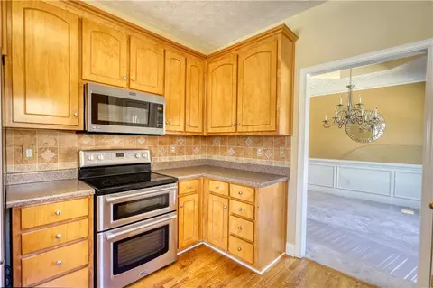 Kitchen - 75 Horseshoe Dr, Covington, GA 30014 photo 2 of 5