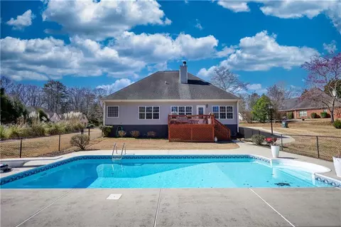 Exterior - 75 Horseshoe Dr, Covington, GA 30014 photo 8 of 16