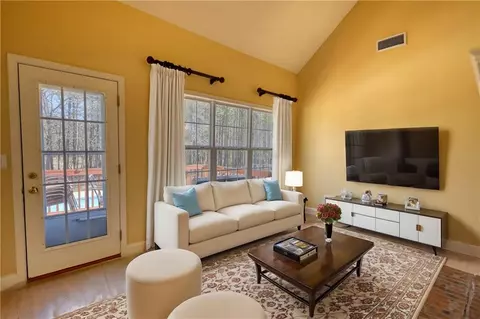 Living - 75 Horseshoe Dr, Covington, GA 30014 photo 12 of 20