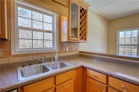 Kitchen - 75 Horseshoe Dr, Covington, GA 30014 photo 4 of 5