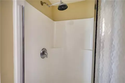 Bath - 75 Horseshoe Dr, Covington, GA 30014 photo 7 of 16