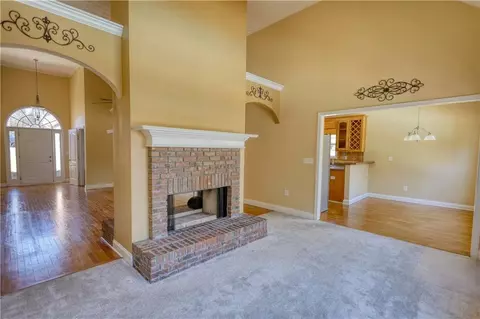 Living - 75 Horseshoe Dr, Covington, GA 30014 photo 11 of 20