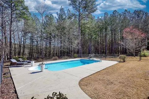 Exterior - 75 Horseshoe Dr, Covington, GA 30014 photo 7 of 16
