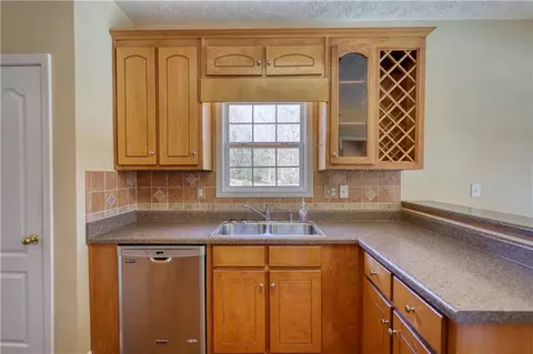 Kitchen - 75 Horseshoe Dr, Covington, GA 30014 photo 5 of 5