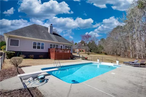 Exterior - 75 Horseshoe Dr, Covington, GA 30014 photo 9 of 16