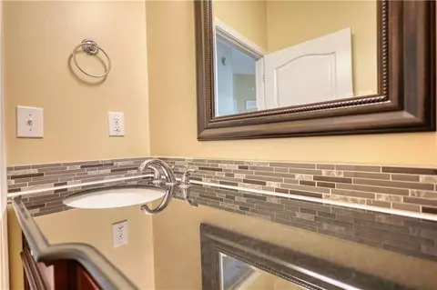 Bath - 75 Horseshoe Dr, Covington, GA 30014 photo 14 of 16