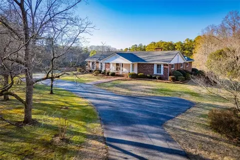 300 Little Vine Church Rd, Bremen, GA 30110