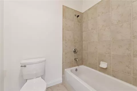 Bath - 12469 Danesfeld Dr, Milton, GA 30004 photo 5 of 5
