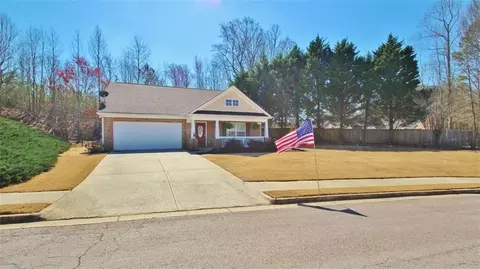 198 Lakeview Bend Cir, Jefferson, GA 30549