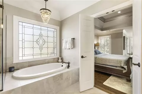 Bath - 4235 Iron Duke Ct, Peachtree Corners, GA 30097 photo 4 of 7