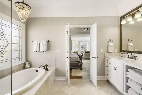 Bath - 4235 Iron Duke Ct, Peachtree Corners, GA 30097 photo 2 of 7