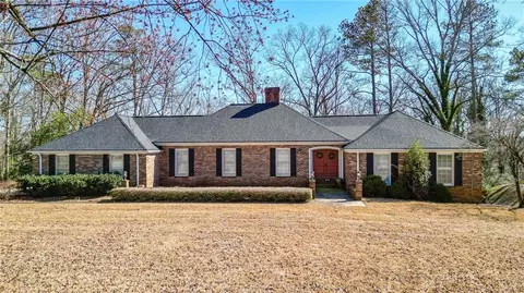 110 Maple Dr, Cartersville, GA 30120
