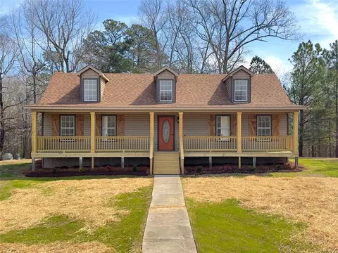 497 Dripping Rock Rd, Molena, GA 30258