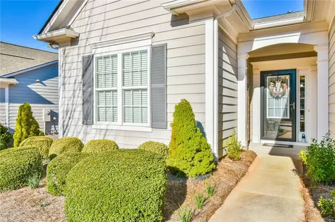 5981 Chimney Rock Dr, Hoschton, GA 30548