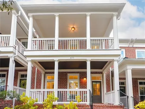 677 Brennan Dr, Decatur, GA 30033