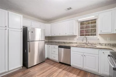 Kitchen - 100 Hunters Keep Trce, Covington, GA 30014 photo 1 of 2