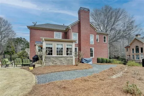 Exterior - 370 Laurel Oak Dr, Suwanee, GA 30024 photo 8 of 9