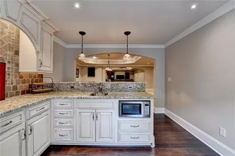 Kitchen - 370 Laurel Oak Dr, Suwanee, GA 30024 photo 7 of 7