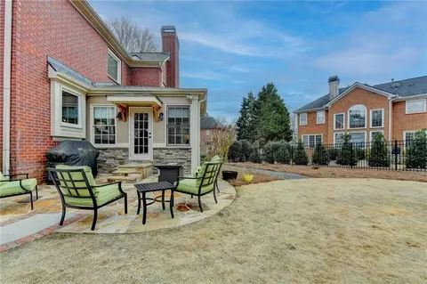 Exterior - 370 Laurel Oak Dr, Suwanee, GA 30024 photo 6 of 9