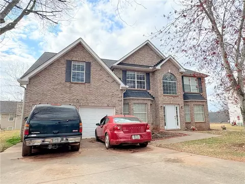 1224 Crossbow Ter, Hampton, GA 30228