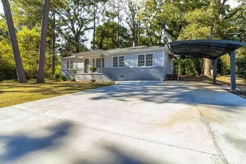 1652 Pine Cir, Austell, GA 30168