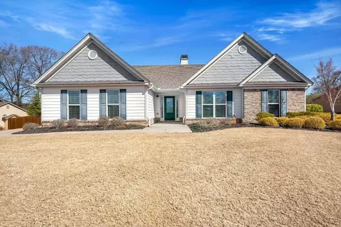 472 Logans Way, Hoschton, GA 30548