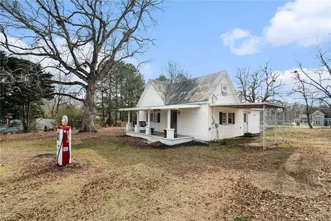 2885 Camp Mitchell Rd, Loganville, GA 30052