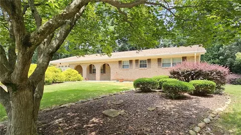 4112 Bontura Ct, Stone Mountain, GA 30083