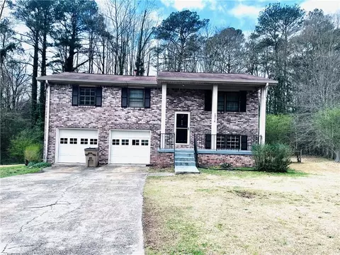 7411 Windsor Ct, Riverdale, GA 30274