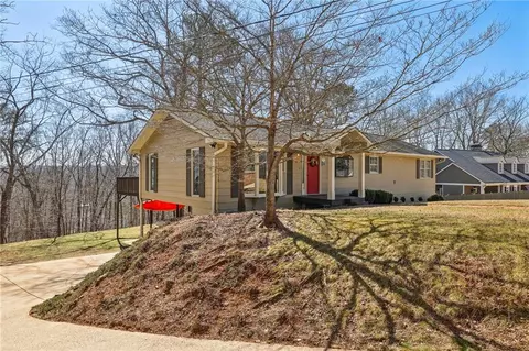 4635 Circle Dr, Oakwood, GA 30566